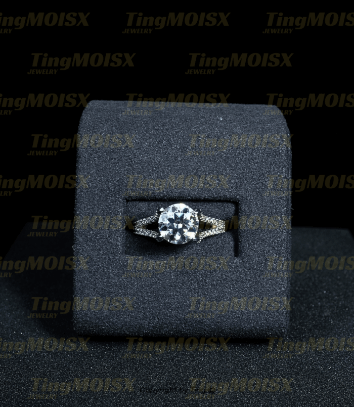 Nhẫn nữ moissanite NLM010