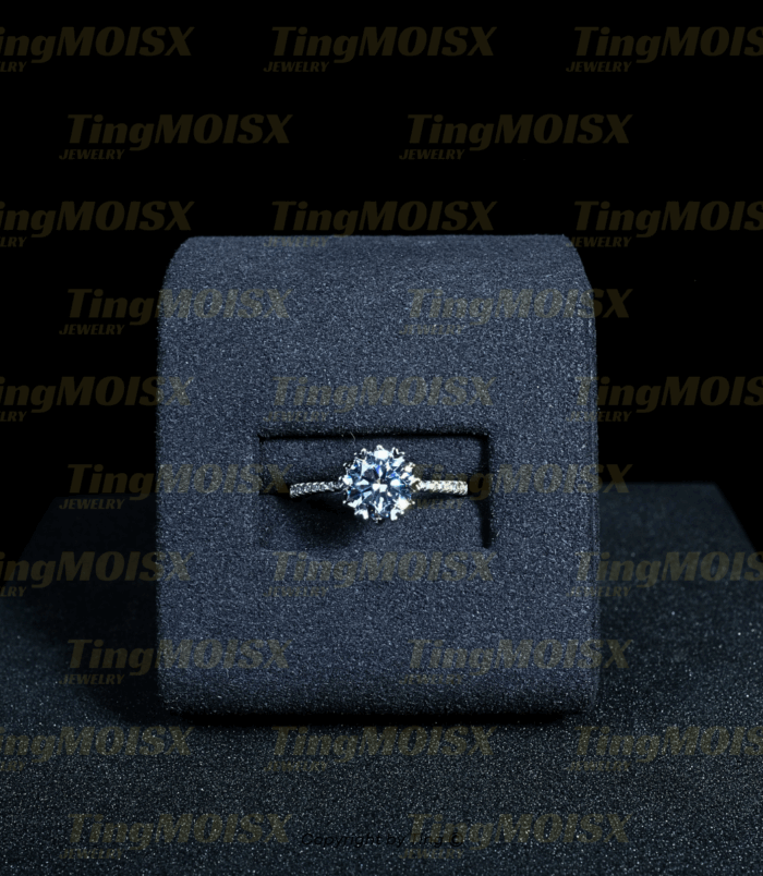 Nhẫn nữ moissanite NLM015