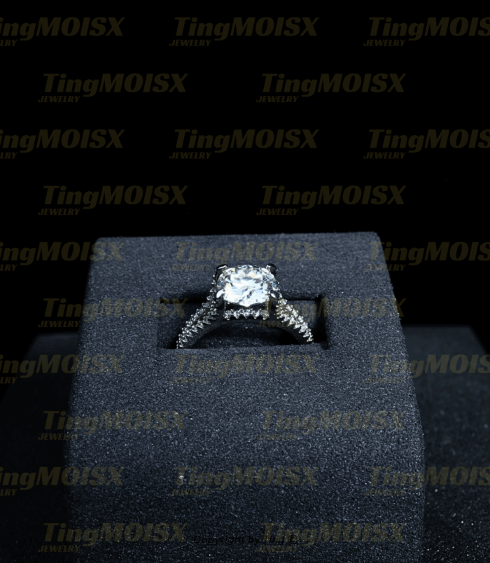 Nhẫn nữ moissanite NLM010