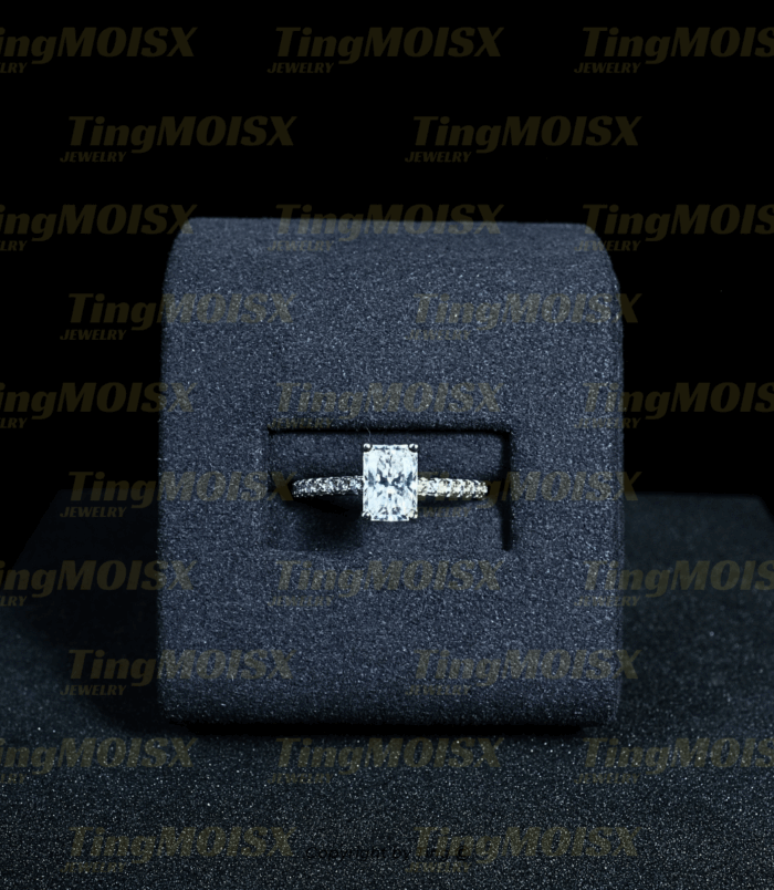 Nhẫn nữ moissanite NLM013