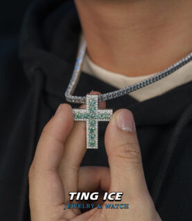 Mặt dây chuyền Cross Bạc S925 Full Moissanite Green