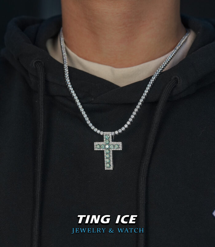 Mặt dây chuyền Cross Bạc S925 Full Moissanite Green
